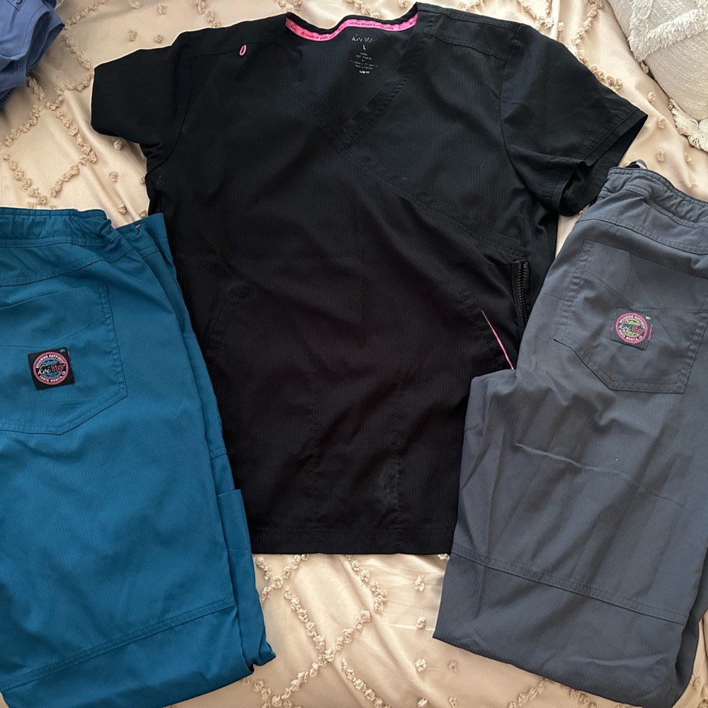 Koi scrubs